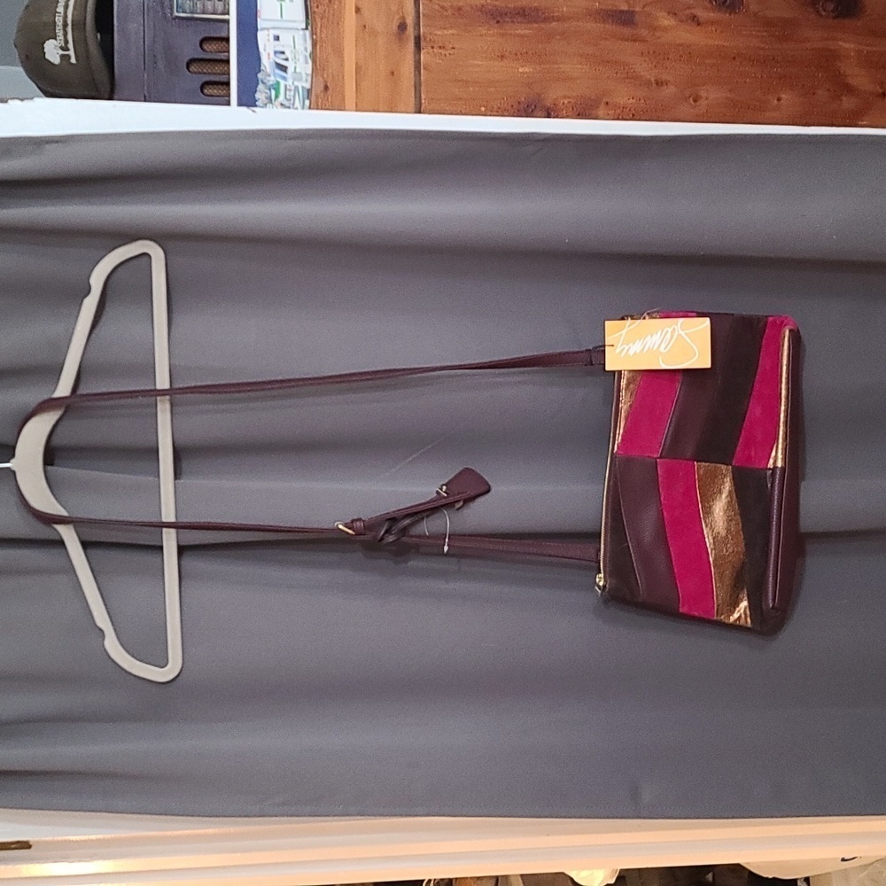 NWT Sammy Womens Crossbody Purse Bag Faux Suede Adjustable Strap Zips Pockets